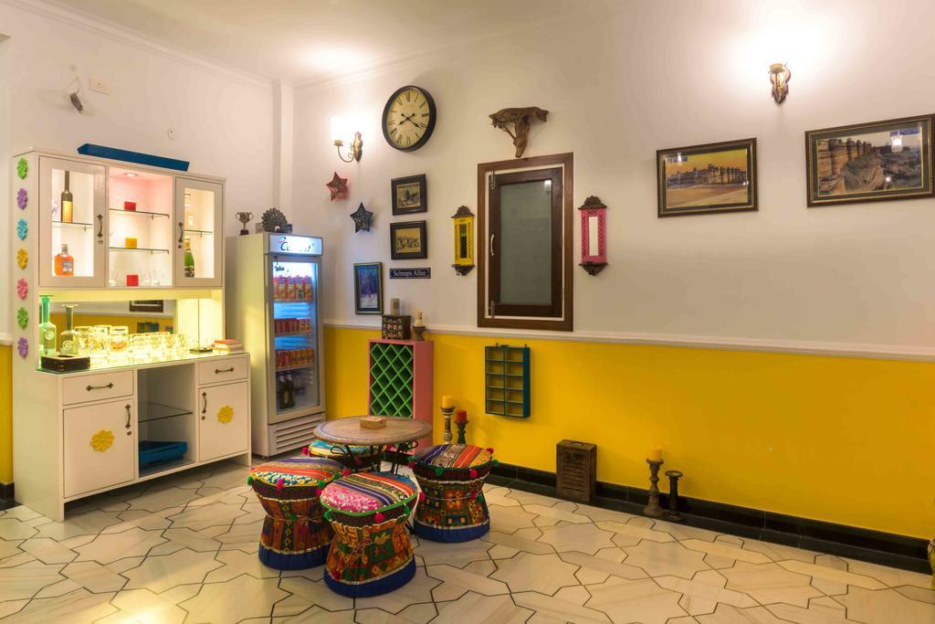The Coral Court Homestay Agra  Room photo